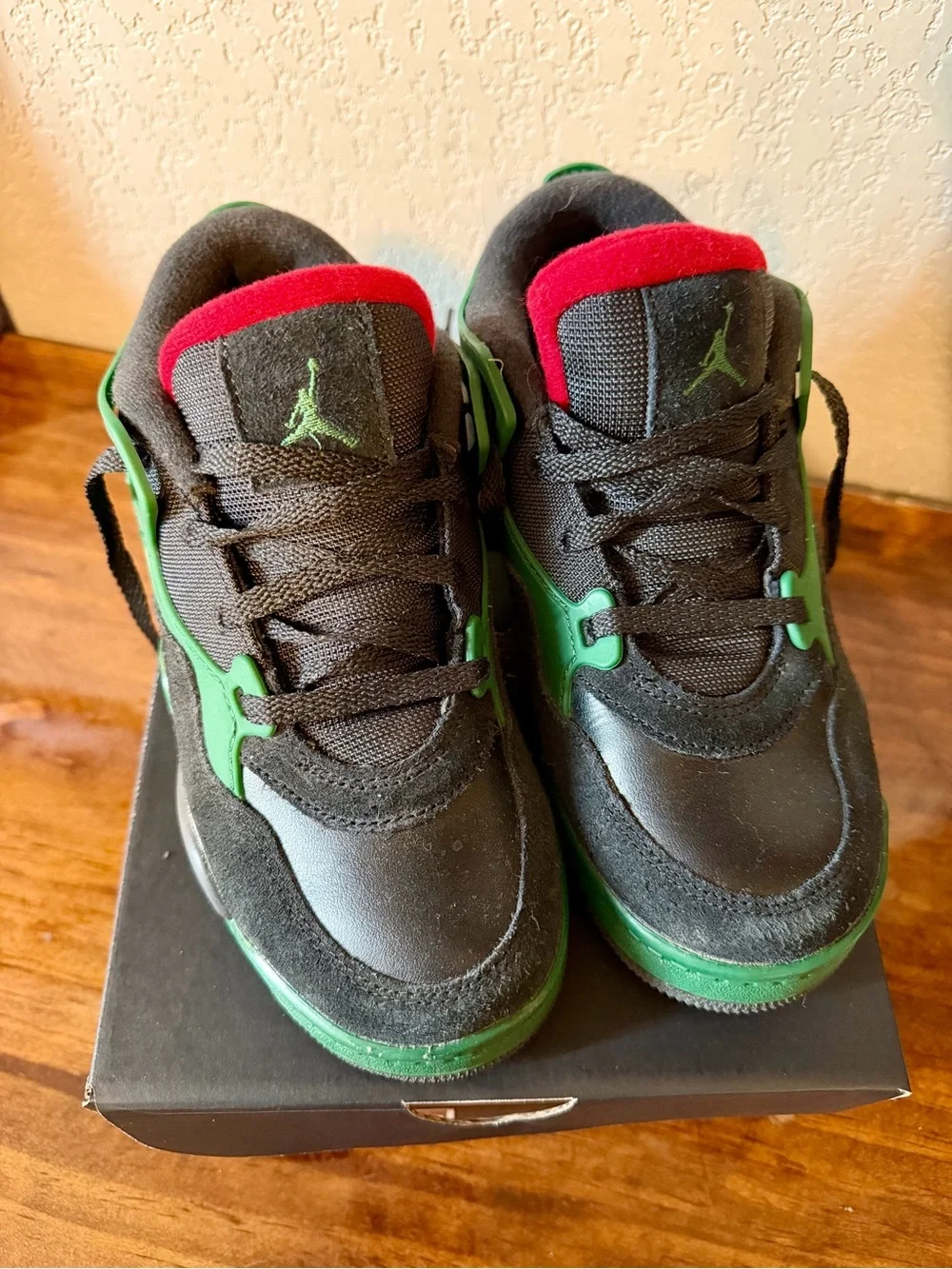 Jordan 4 RM Boys' Black & Green Jumpman Sneakers